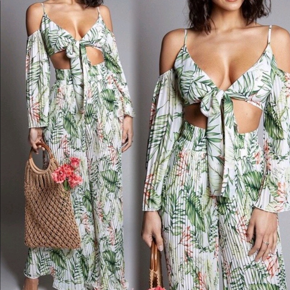 L’atiste Crop Top Palazzo Pant Set